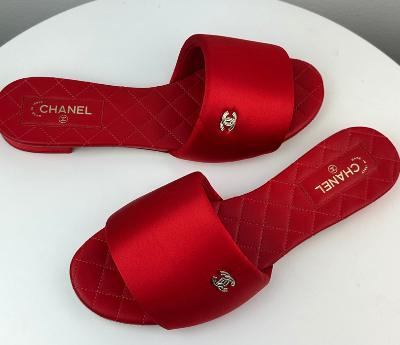Chanel Satin sandals red