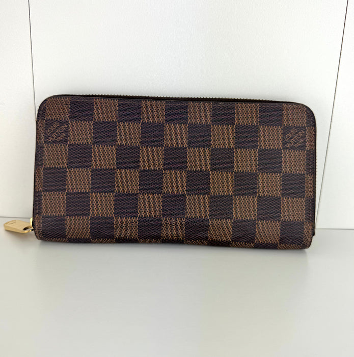 Louis Vuitton Zippy Wallet in Brown Damier Ebene