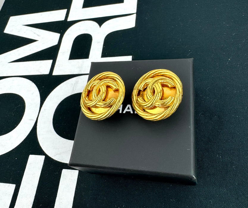 Chanel Vintage CC Logo 24K Gold Clip Earrings