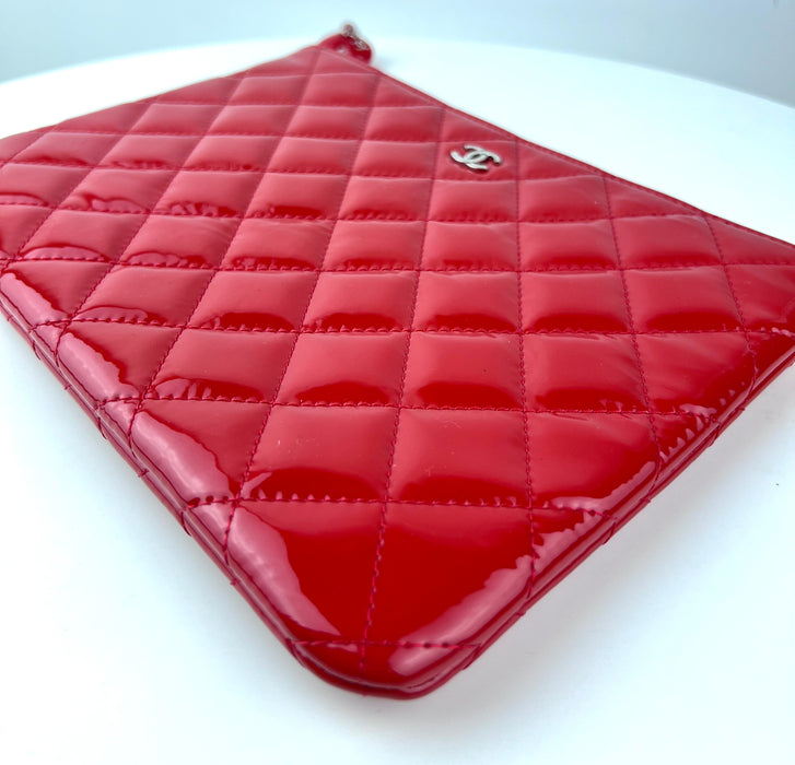 Chanel Patent Calfskin Quilted Valentine Hearts Medium O Case Red