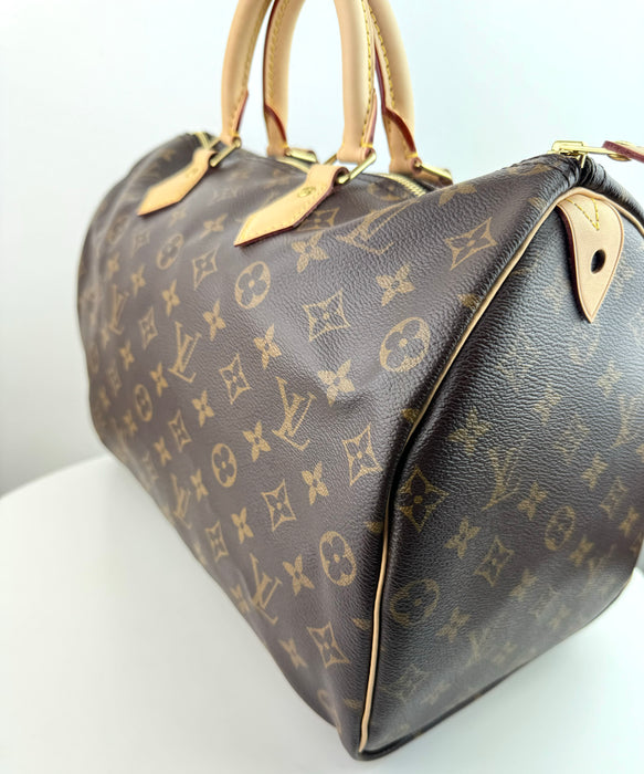 Louis Vuitton Monogram Speedy 35