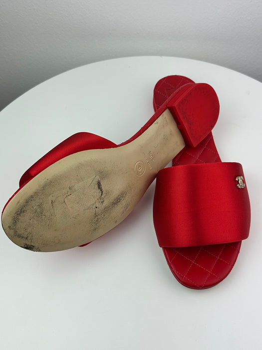 Chanel Satin sandals red