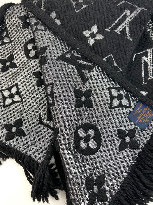Louis Vuitton Wool logo mania scarf