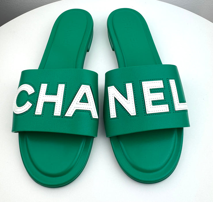 Chanel 23P Green White Leather CC Logo Slide Sandal Flat
