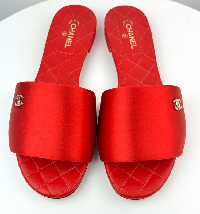Chanel Satin sandals red
