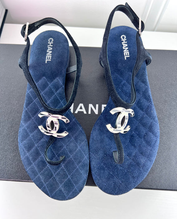 Chanel Navy Thong sandals size 36