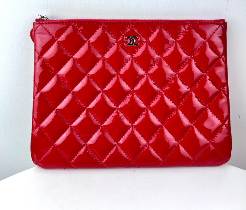 Chanel Patent Calfskin Quilted Valentine Hearts Medium O Case Red