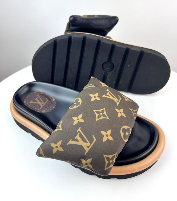 Louis Vuitton Pool Pillow Flat Comfort Mule