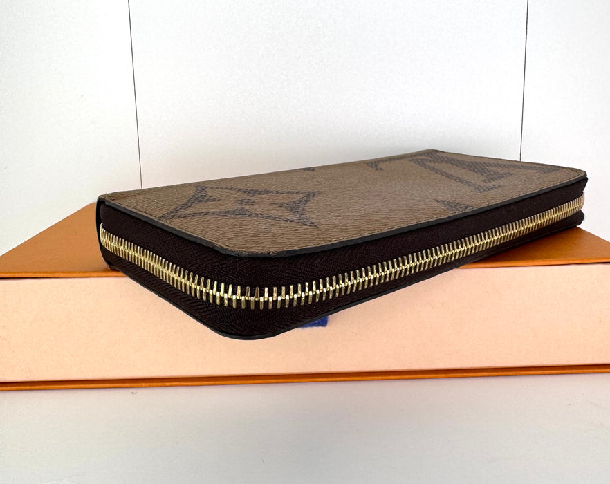 Louis Vuitton Zippy Wallet in Reverse Canvas