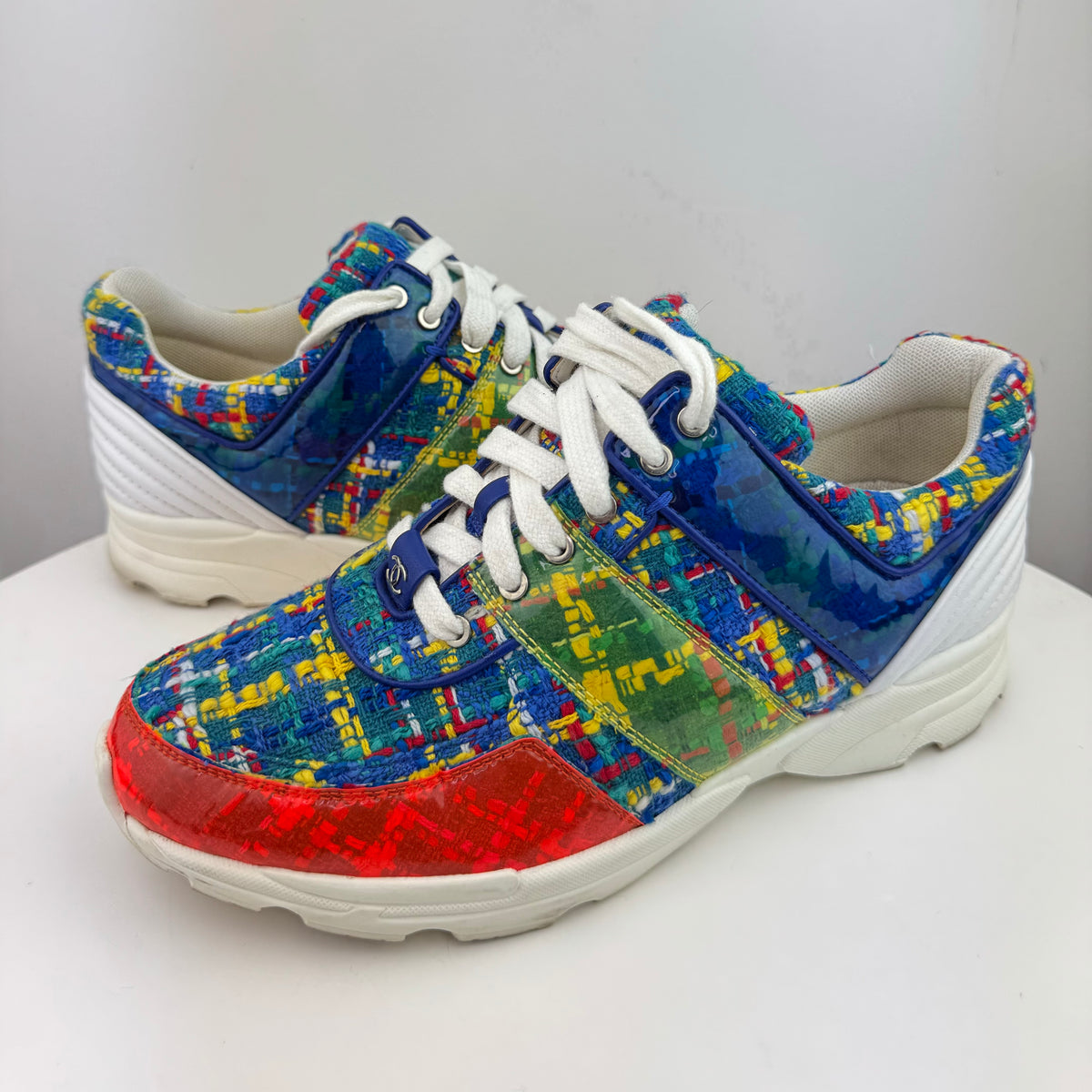 CHANEL カラフル刺繍スニーカー CHANEL カラフル刺繍スニーカー