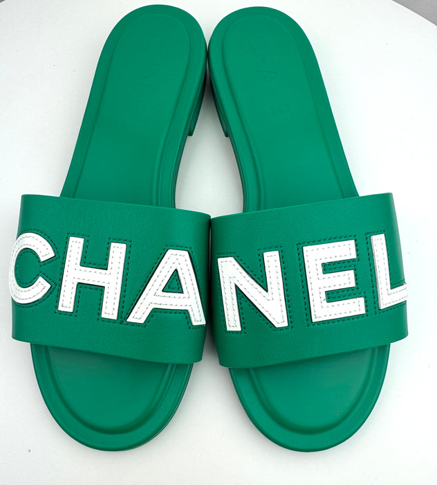 Chanel 23P Green White Leather CC Logo Slide Sandal Flat