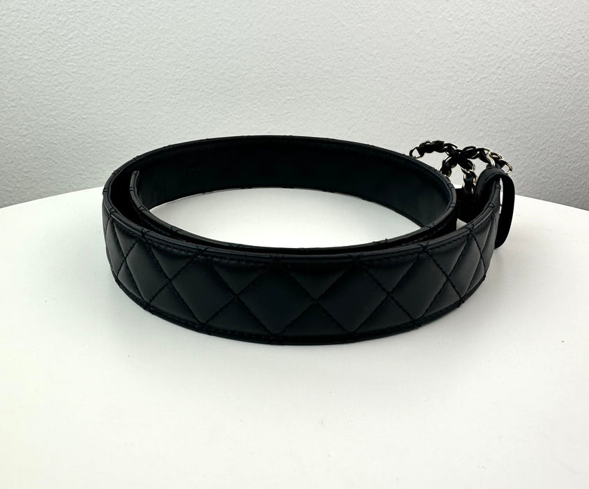 Chanel CC Logo Classic quilted Leather belt