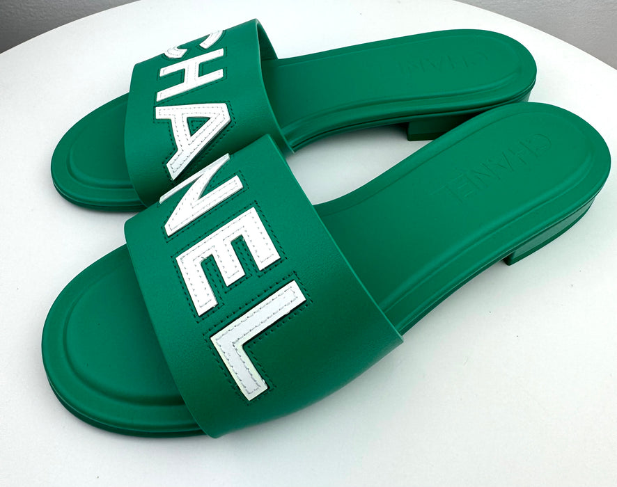 Chanel 23P Green White Leather CC Logo Slide Sandal Flat