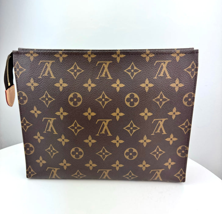 Louis Vuitton Toiletry 26