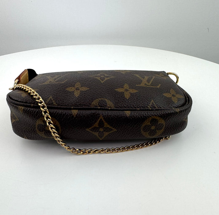 Louis Vuitton Monogram Mini Pochette Accessories
