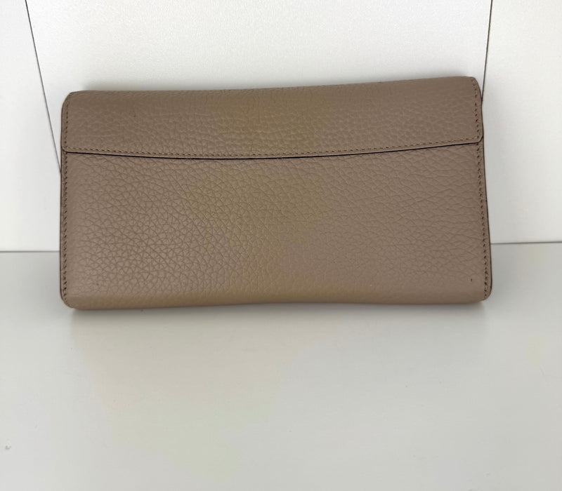 Louis Vuitton Capucines Wallet