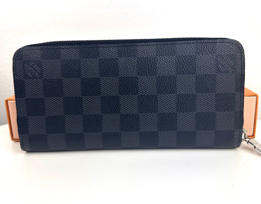 Louis Vuitton Zippy Wallet Vertical