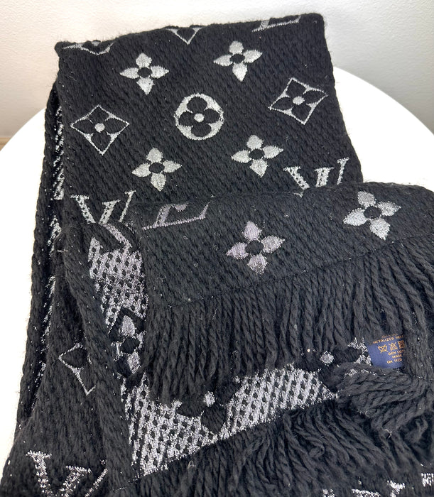 Louis Vuitton Wool logo mania scarf