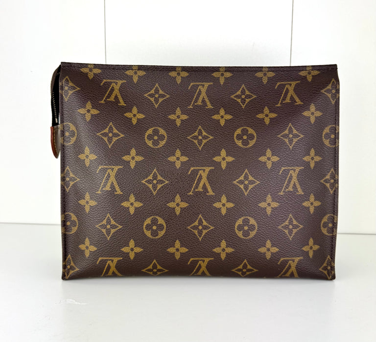 Louis Vuitton Toiletry 26