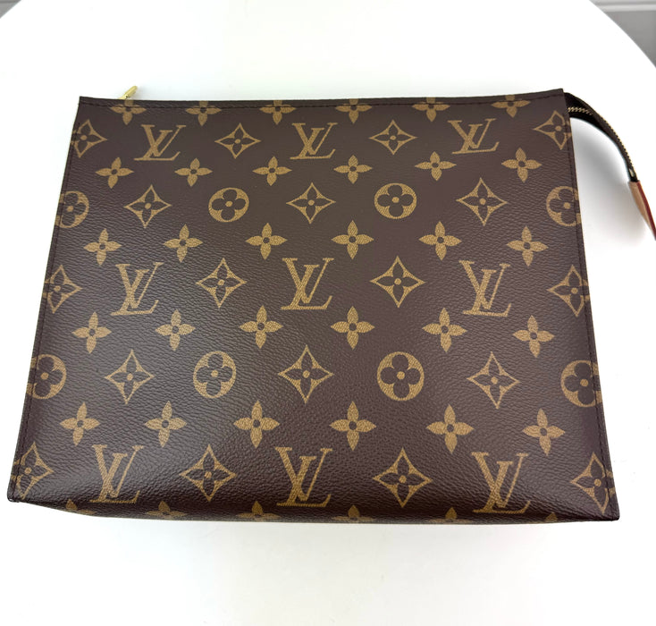 Louis Vuitton Toiletry 26
