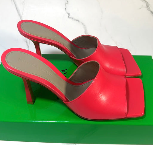 BOTTEGA VENETA LSC INC