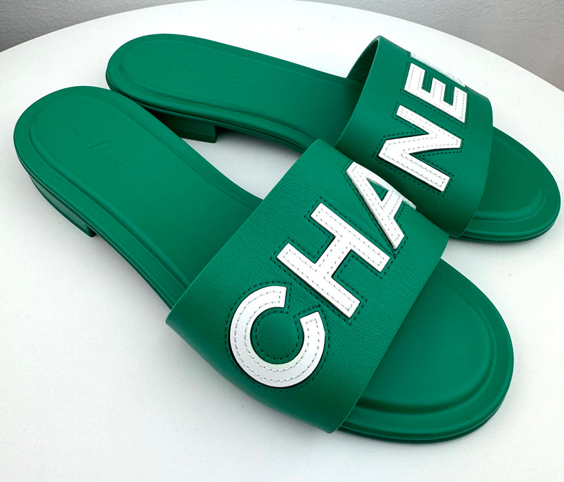 Chanel 23P Green White Leather CC Logo Slide Sandal Flat