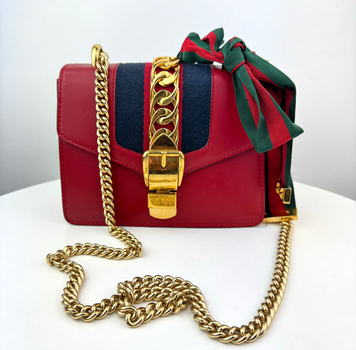 Gucci Sylvie Leather mini chain bag LSC INC