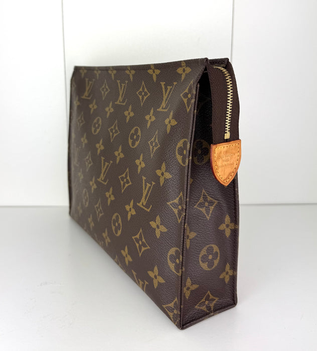 Louis Vuitton Toiletry 26