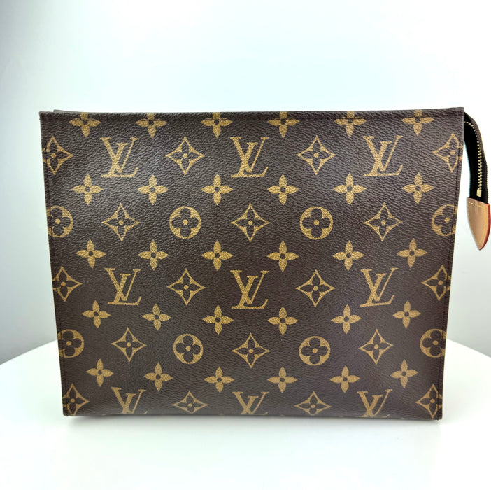 Louis Vuitton Toiletry 26