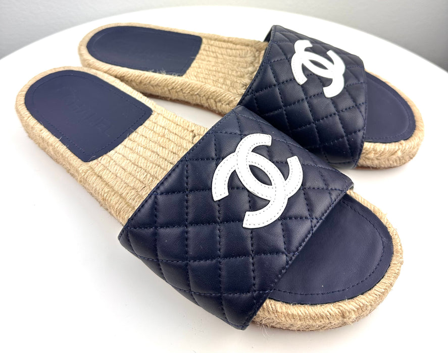 Chanel Leather CC Navy sandals