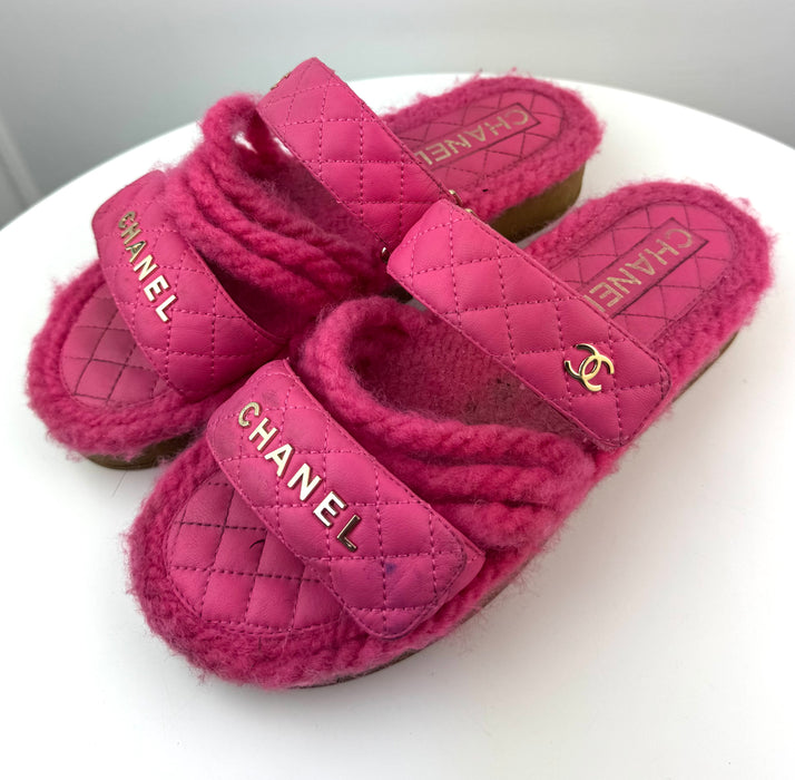 Chanel Cord Lambskin Quilted Logo Sandal Pink Beige size 37