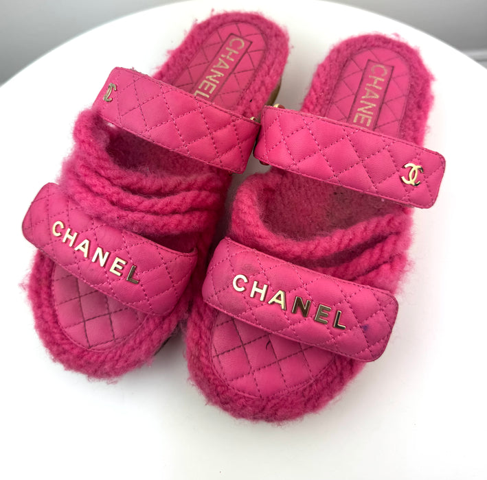 Chanel Cord Lambskin Quilted Logo Sandal Pink Beige size 37