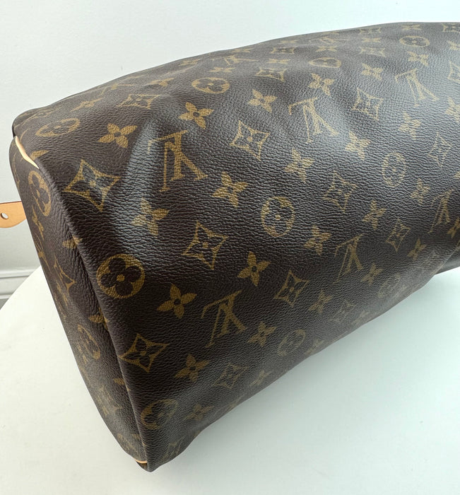 Louis Vuitton Monogram Speedy 35