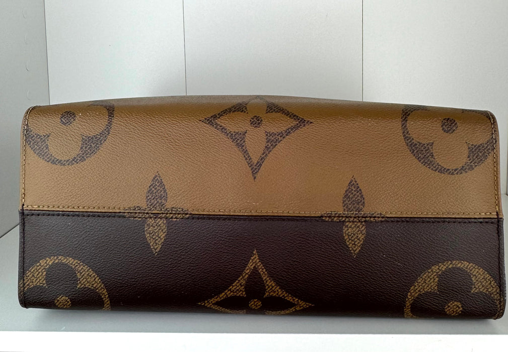 Louis Vuitton OnTheGo MM