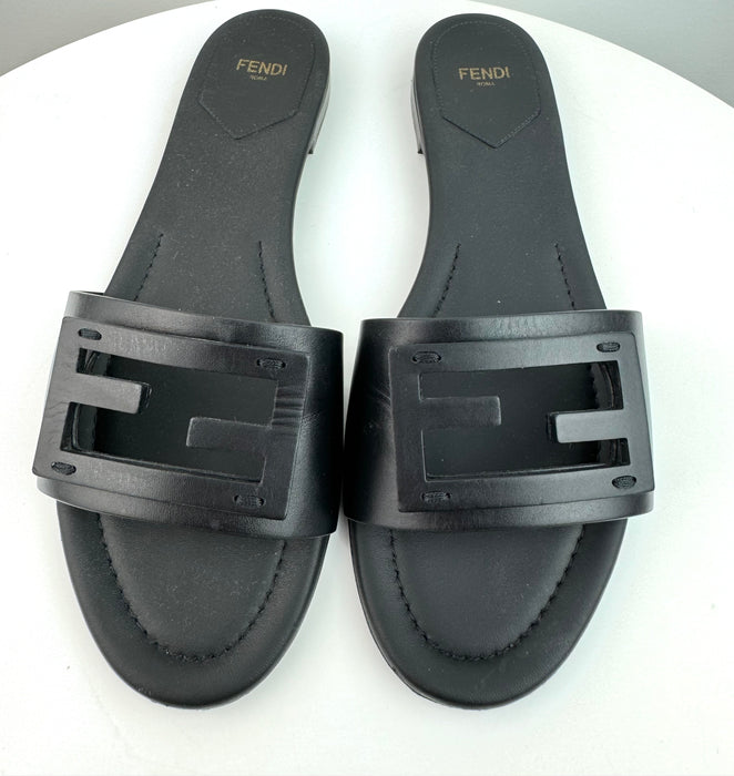 Fendi Ff Cutout Flat Leather Sandals In Nero
