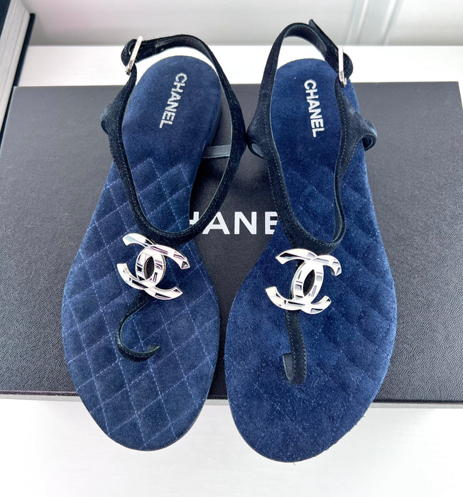 Chanel Navy Thong sandals size 36