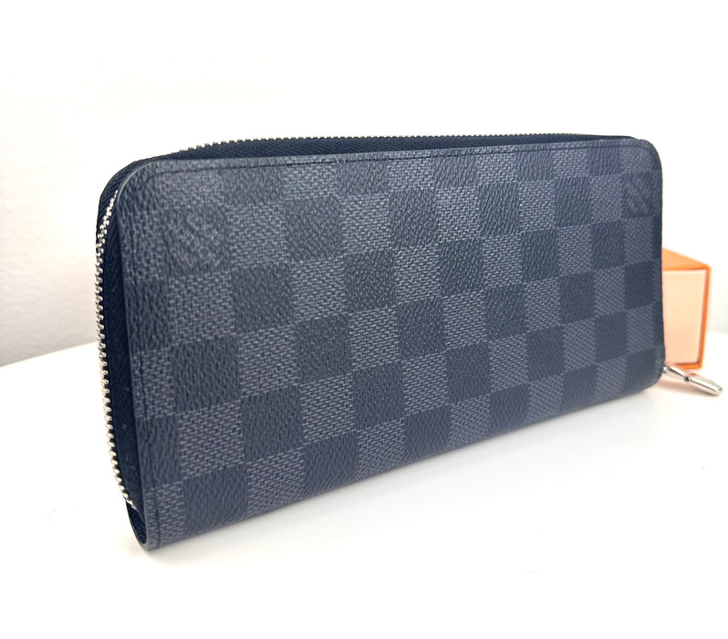 Louis Vuitton Zippy Wallet Vertical