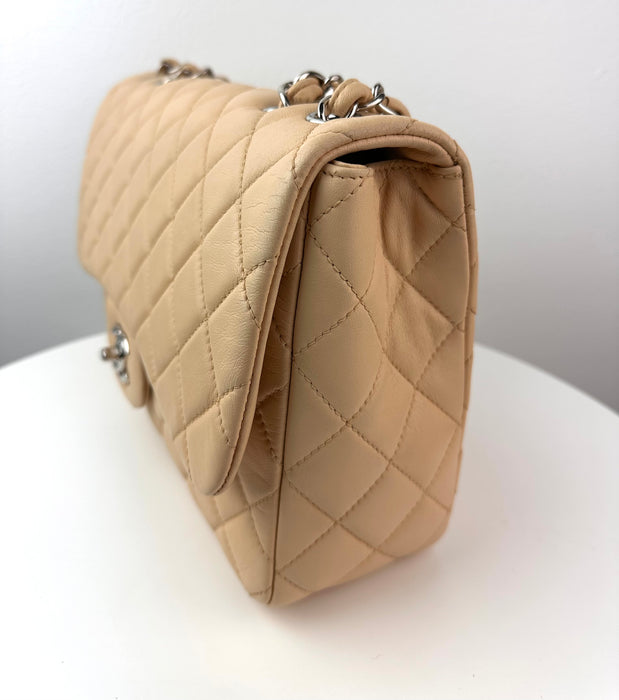 Chanel Jumbo Single flap bag