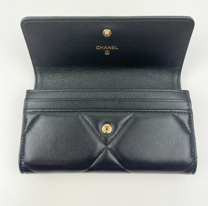 Chanel 19 Flap Black Wallet