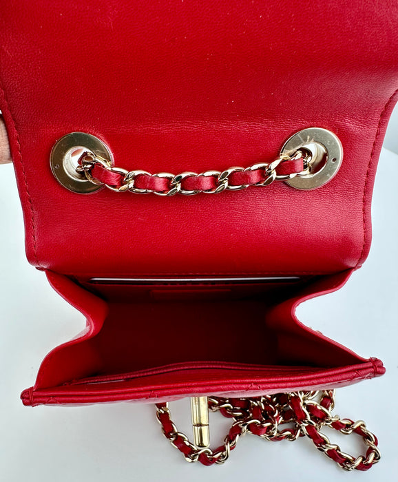 Chanel Lambskin Quilted Mini Trendy CC Clutch With Chain