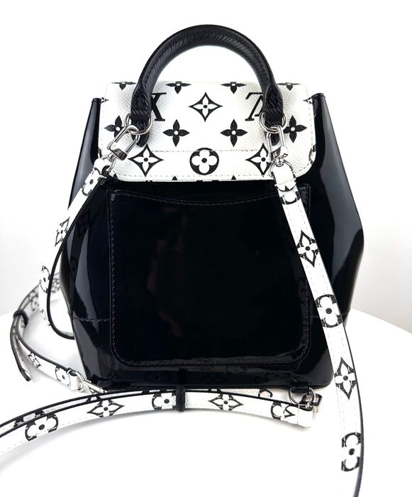 Louis Vuitton hot springs backpack black and white
