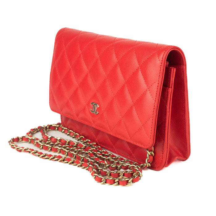 Chanel Wallet on Chain red