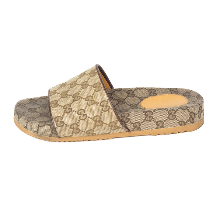 Gucci GG Canvas Slide Sandal in Beige