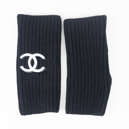 Chanel Fingerless Black and White Knit Gloves