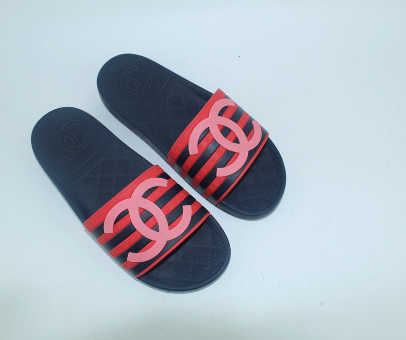 CHANEL RUBBER CC FLAT SLIDE SANDALS LuxurySnob Genuine Pre Owned Designer Goods LSC INC