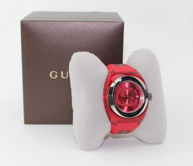 GUCCI SYNC RUBBER STRAP WATCH - LuxurySnob