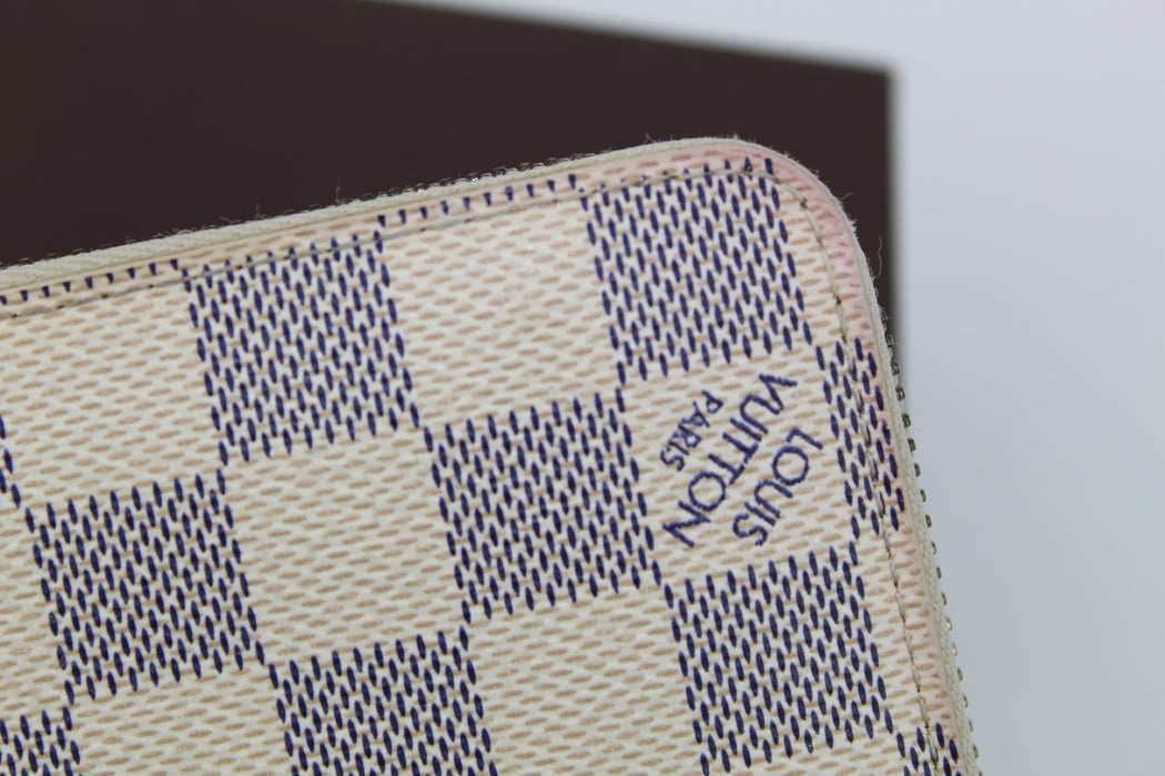 LOUIS VUITTON ZIPPY WALLET - LuxurySnob