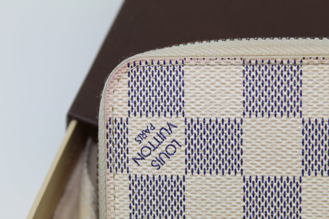 LOUIS VUITTON ZIPPY WALLET - LuxurySnob