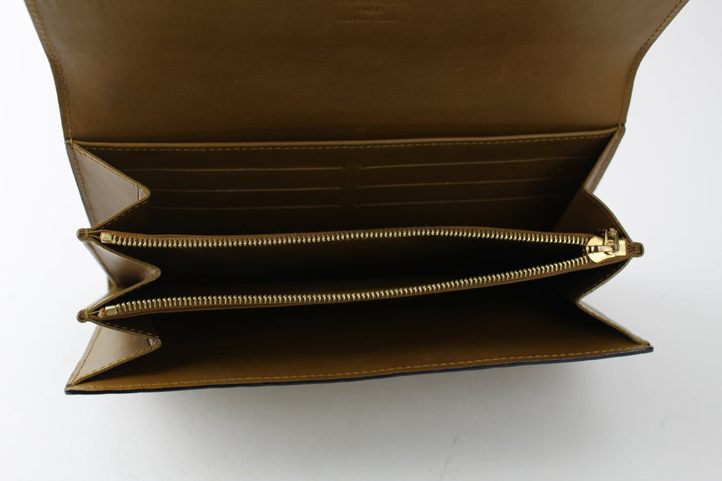 LOUIS VUITTON VERNIS SARAH WALLET - LuxurySnob