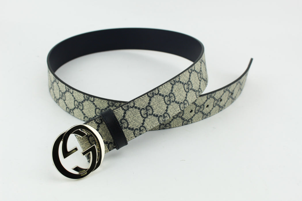 Gucci GG Supreme belt with G buckle